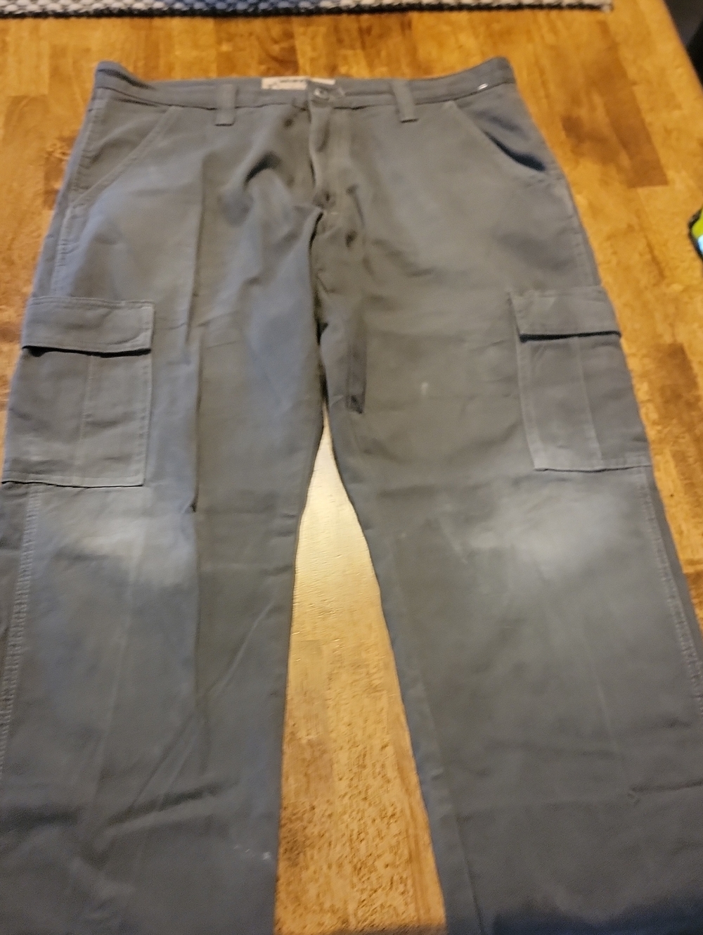 Wrangler Men's Cargo Pants in Dark Gray